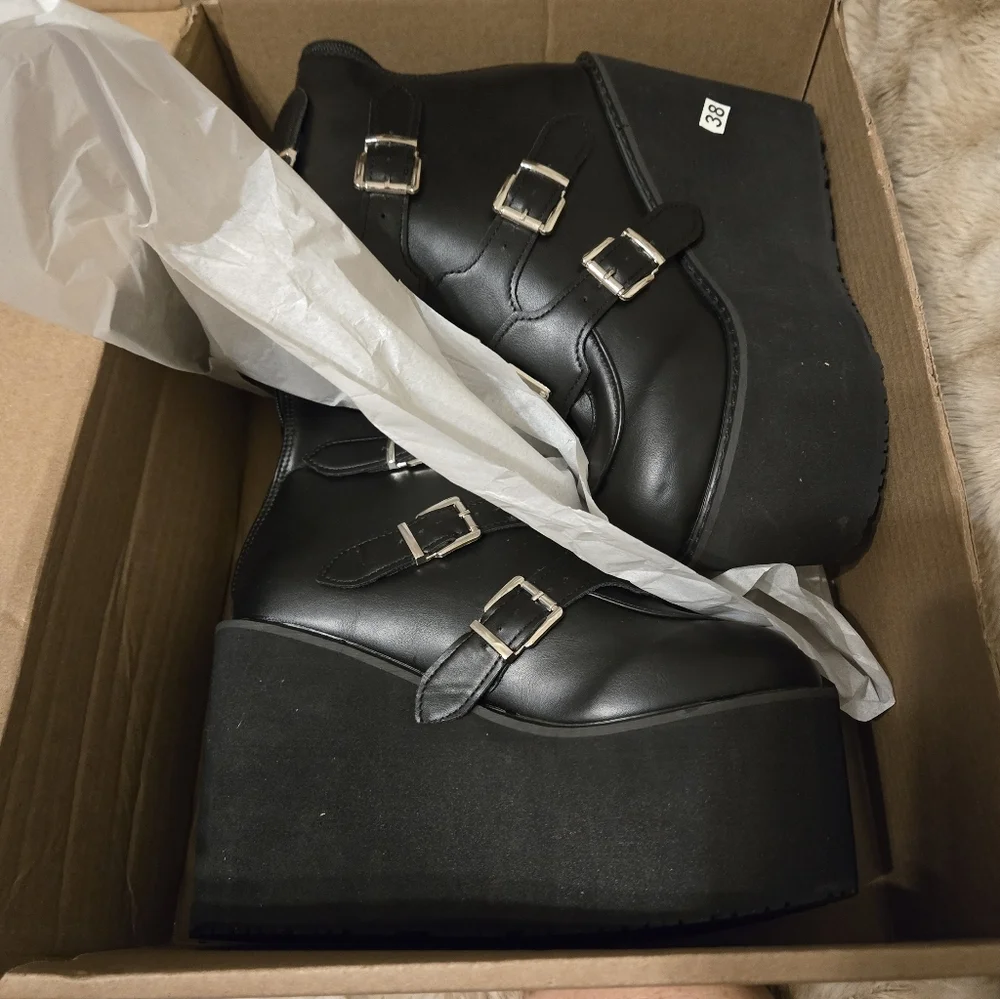 UniqueStride Chunky Heel Goth Platform Boots